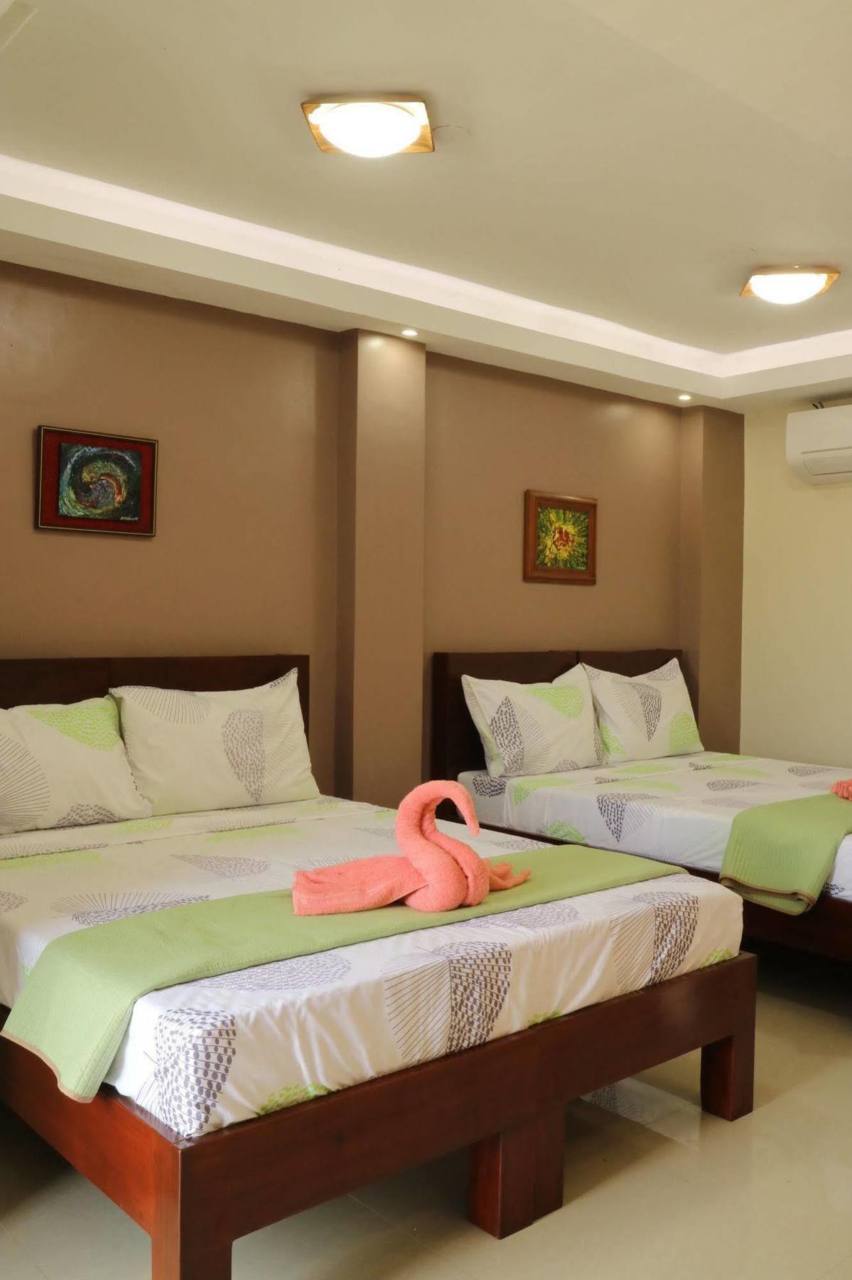 Ea Apartelle - Metro Vigan Extérieur photo